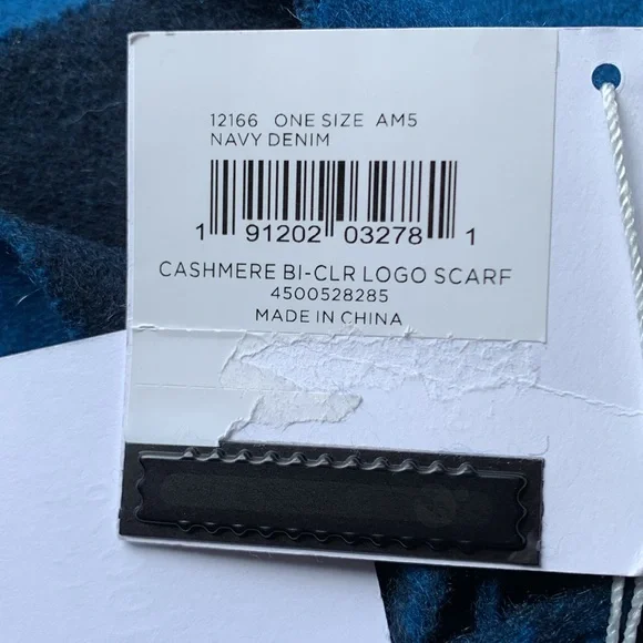 ♥️♥️♥️ Coach Signature Cashmere Scarf ♥️♥️♥️ - Picture 4 of 8